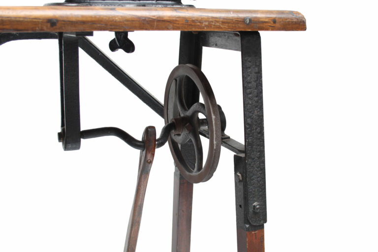 pfaff-c-01-06-domestic-running-stitch-treadle-musuem-imca-global-web